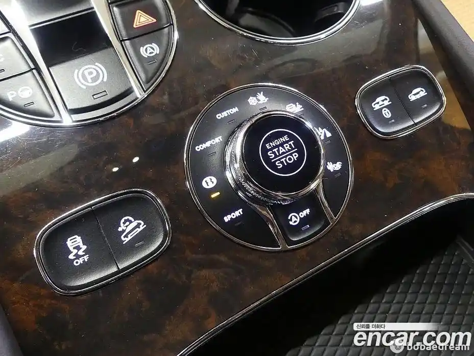 Bentley Bentayga 2022 4.0 автомат (гидро), фото 16 Bentley Bentayga 2022 4.0 автомат (гидро), фото 16