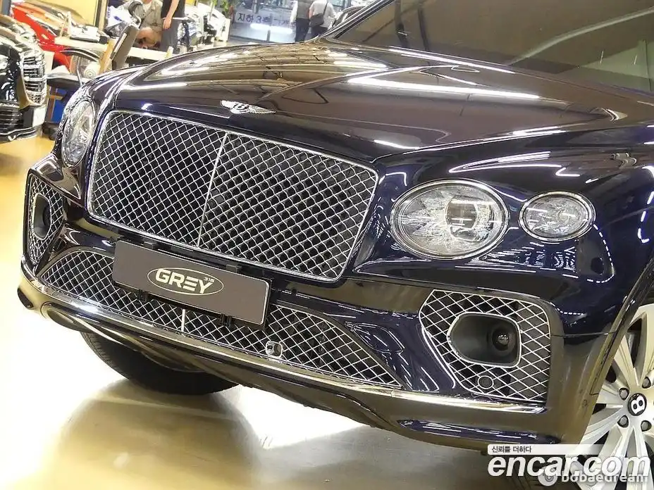 Bentley Bentayga 2022 4.0 автомат (гидро), фото 17 Bentley Bentayga 2022 4.0 автомат (гидро), фото 17