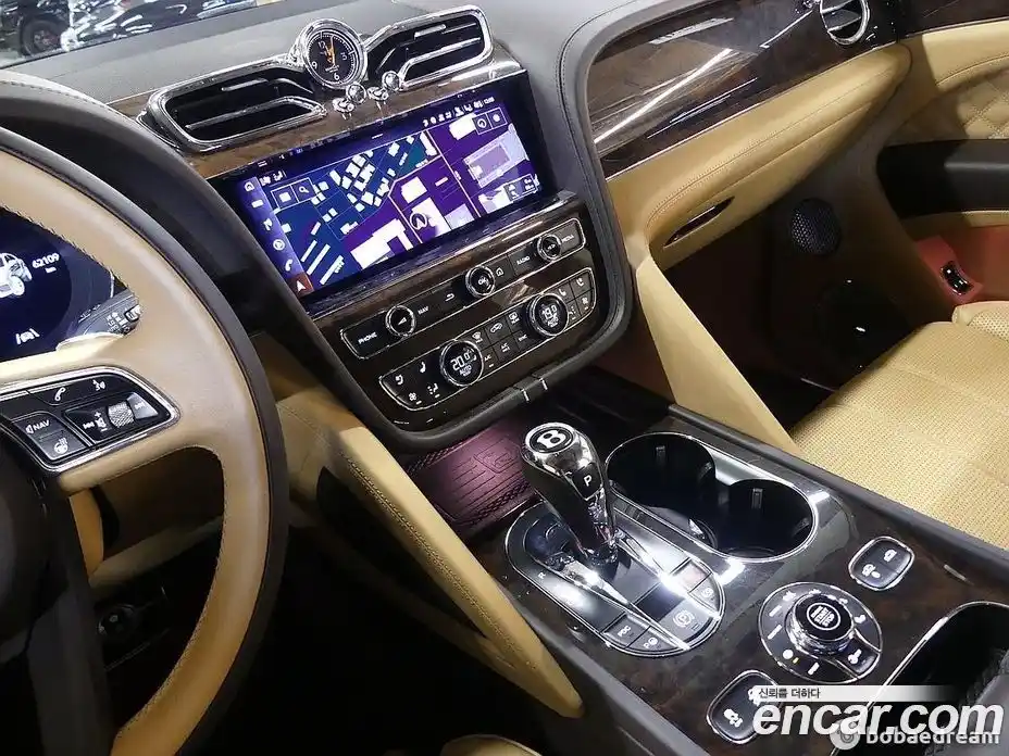 Bentley Bentayga 2022 4.0 автомат (гидро), фото 9 Bentley Bentayga 2022 4.0 автомат (гидро), фото 9