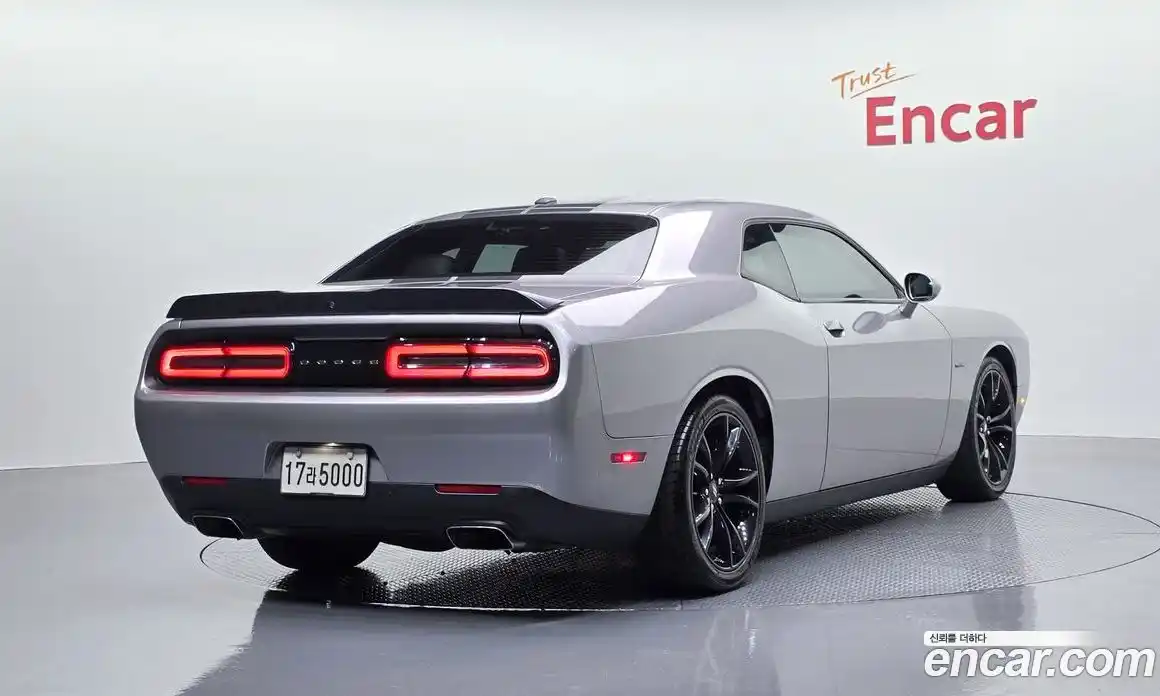 Dodge Challenger 2017 5.7 автомат (гидро), фото 2 Dodge Challenger 2017 5.7 автомат (гидро), фото 2