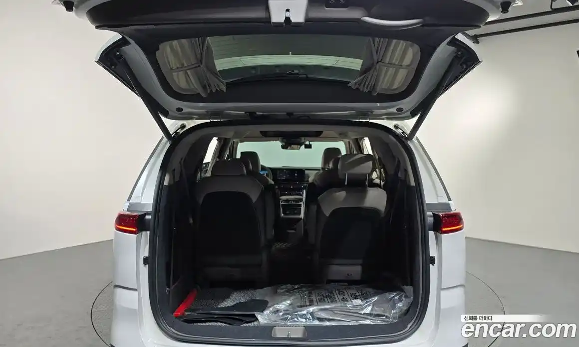 Kia Carnival 2020 3.5 автомат (гидро), фото 20