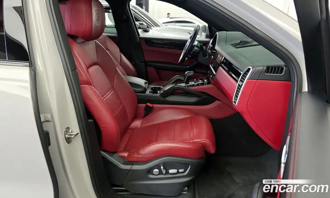 Porsche Cayenne 2021 3.0 автомат (гидро), фото 16