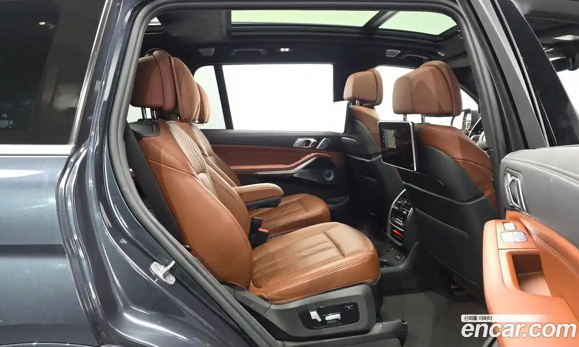 BMW X7 2022 3.0 автомат (гидро), фото 12