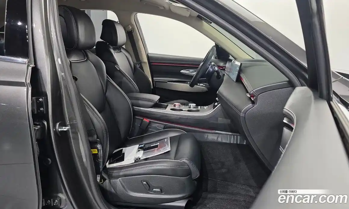Genesis GV70 2025 2.5 автомат (гидро), фото 17