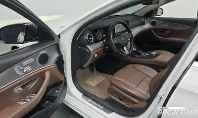 Mercedes-Benz E-Class 2018 2.0 автомат (гидро), миниатюра 12