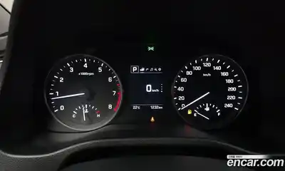 Hyundai Avante 2017 1.6 автомат (гидро), миниатюра 11