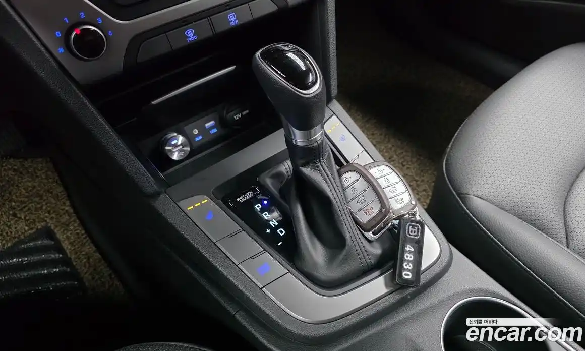 Hyundai Avante 2017 1.6 автомат (гидро), фото 12