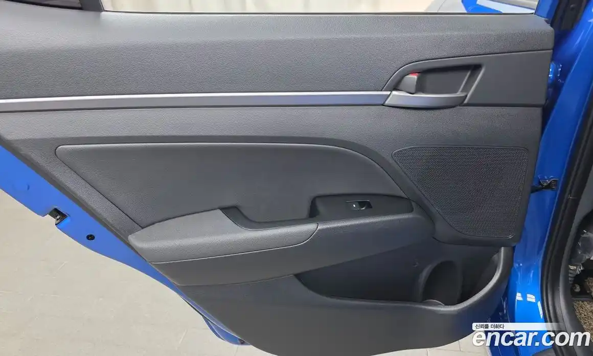 Hyundai Avante 2017 1.6 автомат (гидро), фото 15