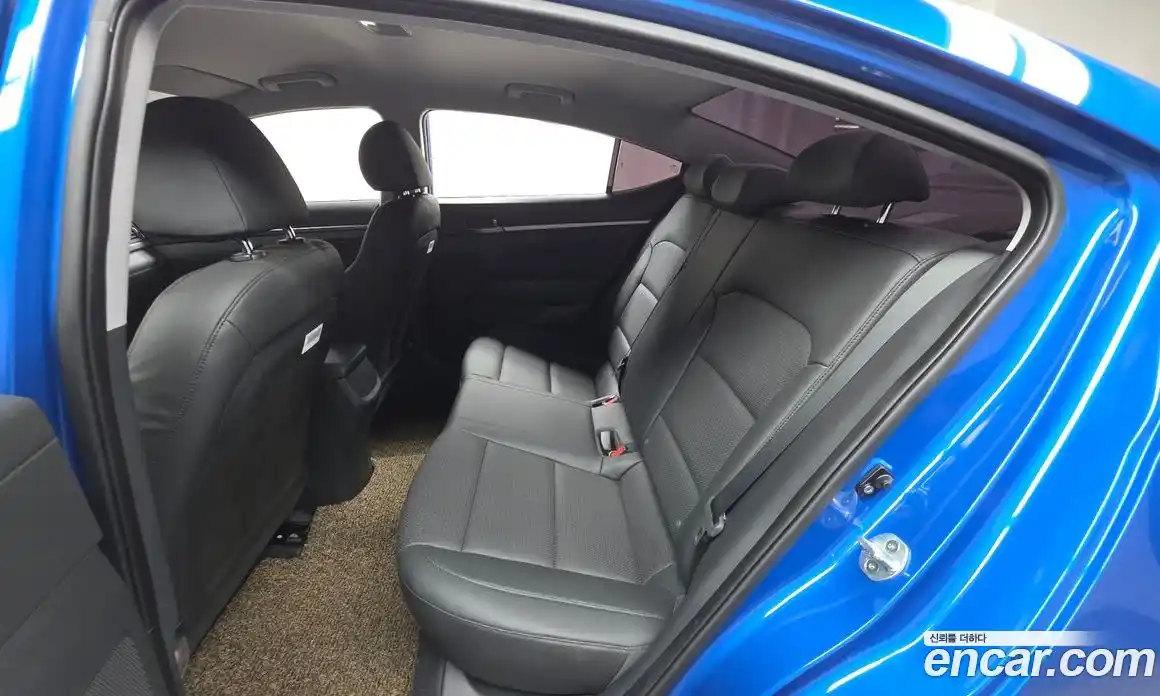 Hyundai Avante 2017 1.6 автомат (гидро), фото 18