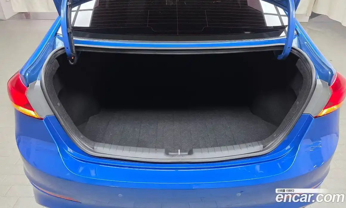 Hyundai Avante 2017 1.6 автомат (гидро), фото 23