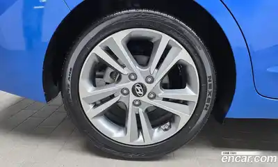 Hyundai Avante 2017 1.6 автомат (гидро), миниатюра 5