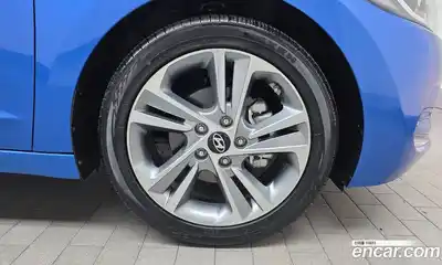 Hyundai Avante 2017 1.6 автомат (гидро), миниатюра 7