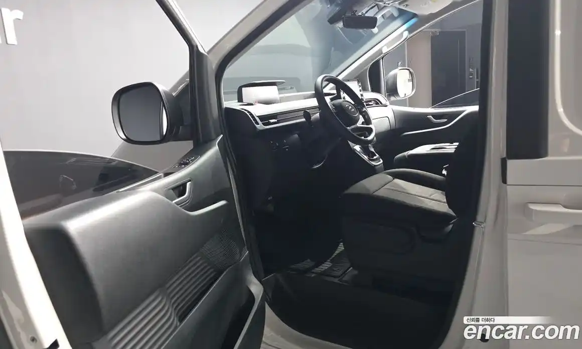 Hyundai Staria 2022 2.2 автомат (гидро), фото 13
