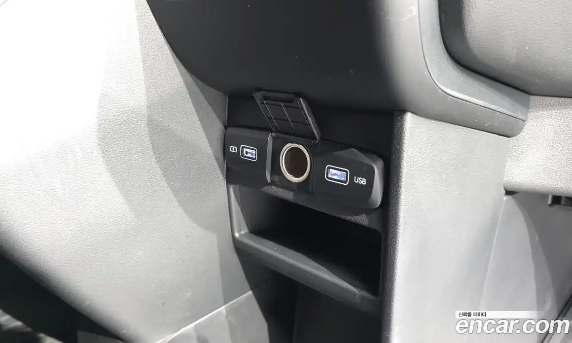 Hyundai Staria 2022 2.2 автомат (гидро), фото 16
