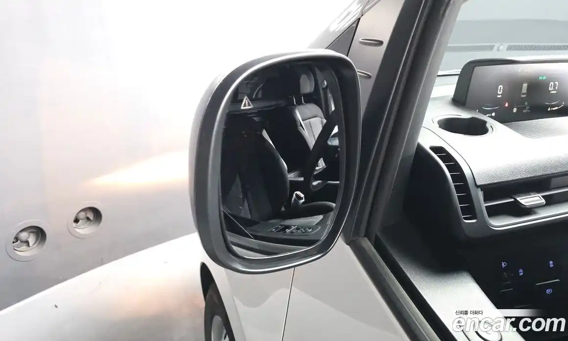 Hyundai Staria 2022 2.2 автомат (гидро), фото 29