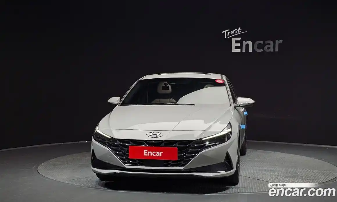 Hyundai Avante 2023 1.6 автомат (гидро), фото 3
