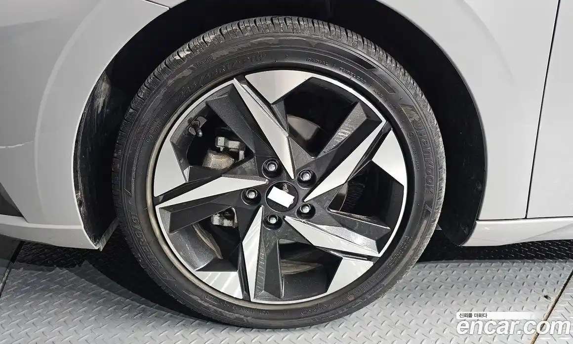 Hyundai Avante 2023 1.6 автомат (гидро), фото 5