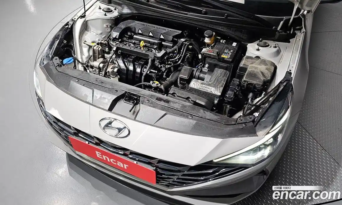 Hyundai Avante 2023 1.6 автомат (гидро), фото 6