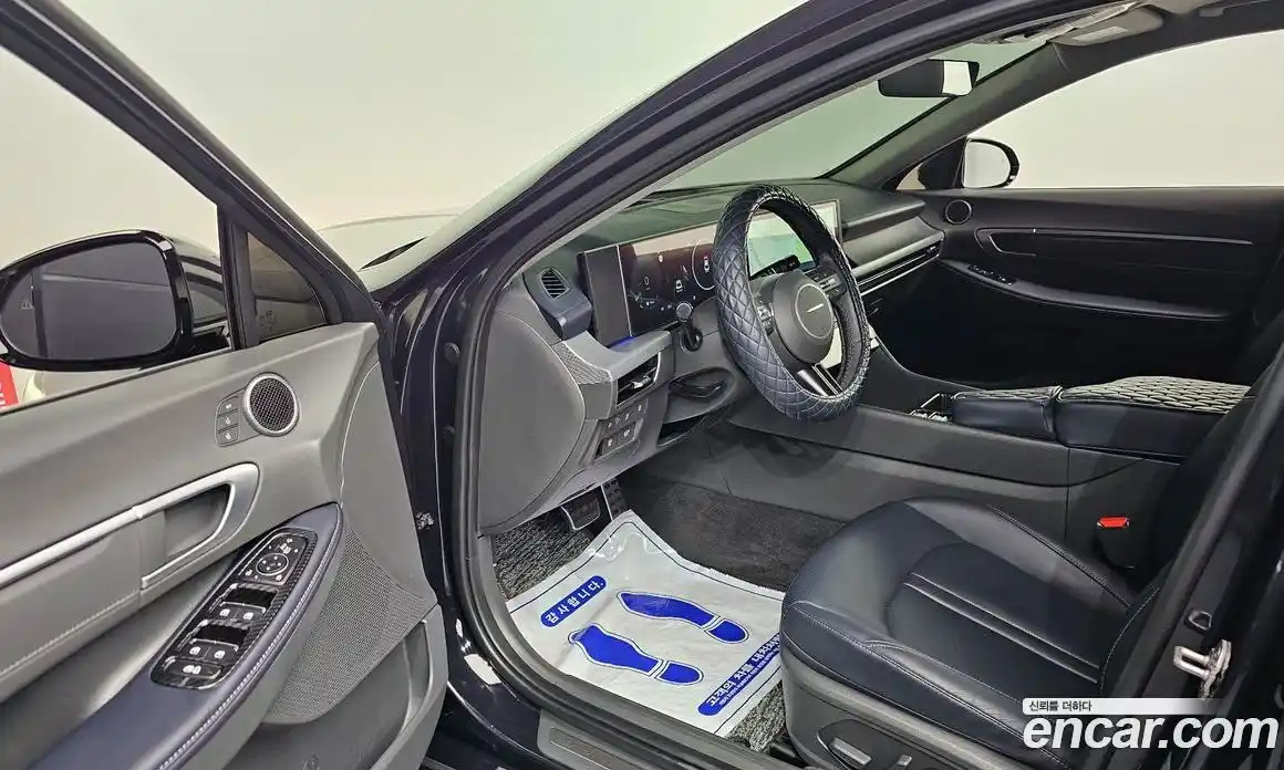 Hyundai Sonata 2023 1.6 автомат (гидро), фото 13