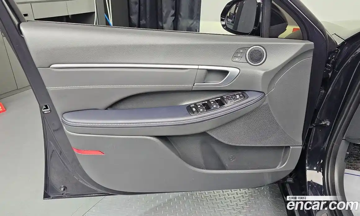 Hyundai Sonata 2023 1.6 автомат (гидро), фото 14
