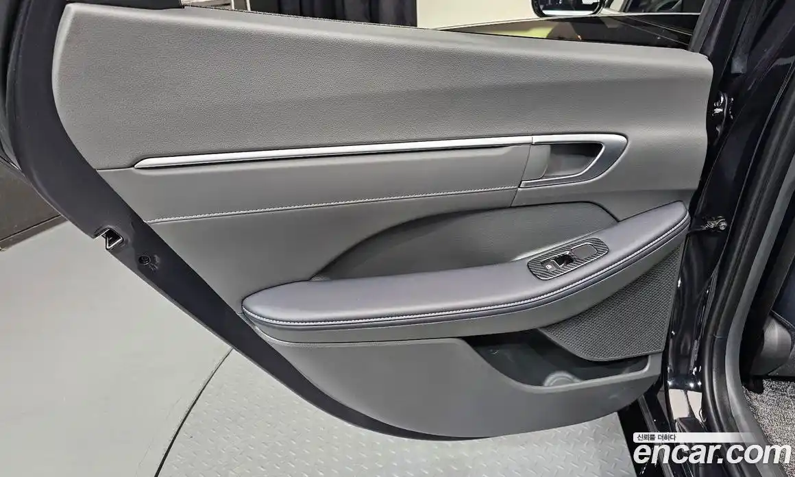 Hyundai Sonata 2023 1.6 автомат (гидро), фото 15