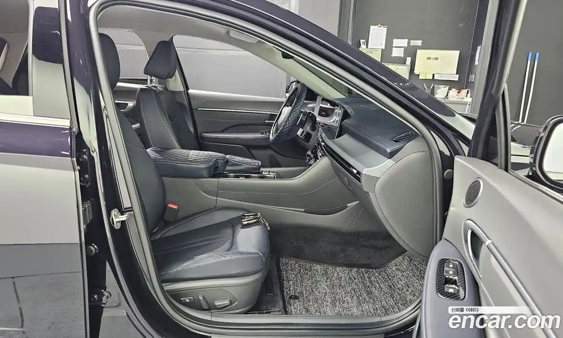 Hyundai Sonata 2023 1.6 автомат (гидро), фото 18