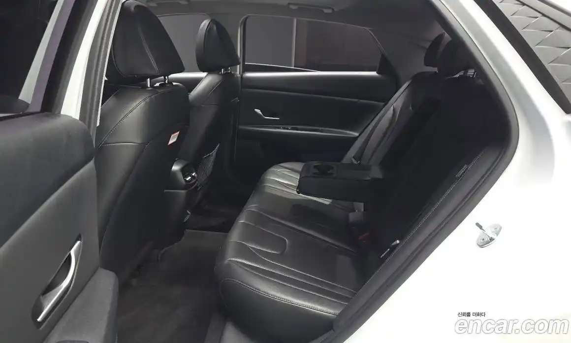 Hyundai Avante 2023 1.6 автомат (гидро), фото 16