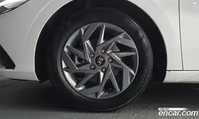 Hyundai Avante 2023 1.6 автомат (гидро), миниатюра 5