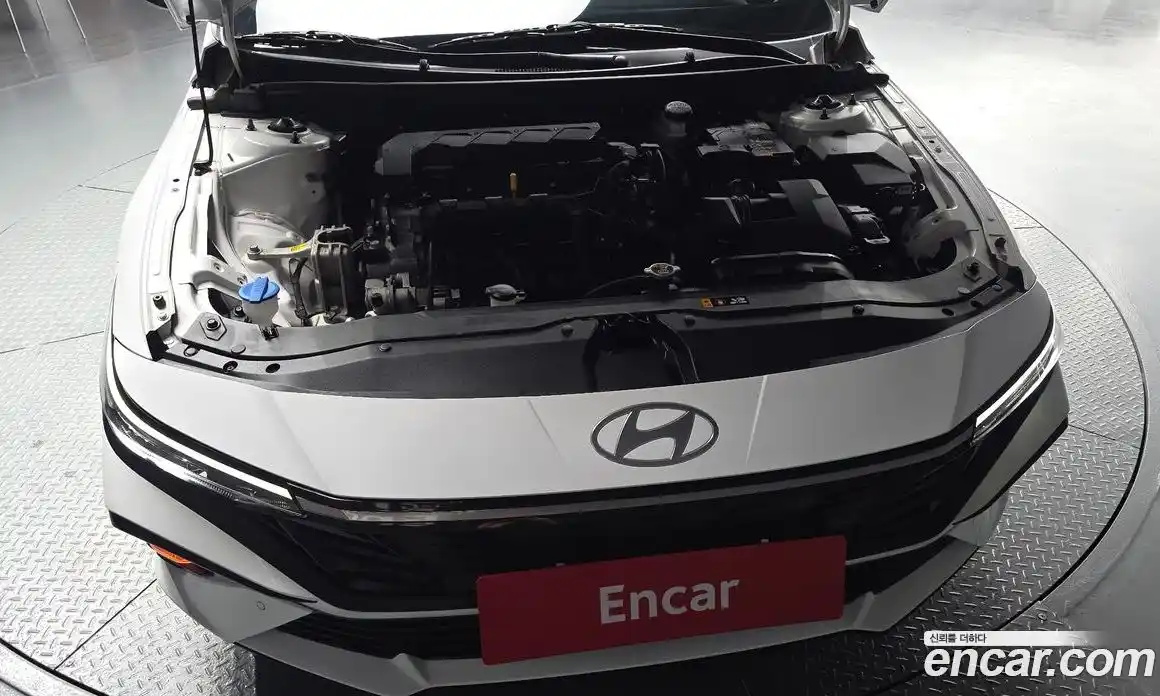 Hyundai Avante 2023 1.6 автомат (гидро), фото 6