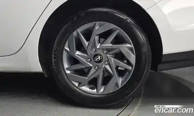 Hyundai Avante 2023 1.6 автомат (гидро), миниатюра 7