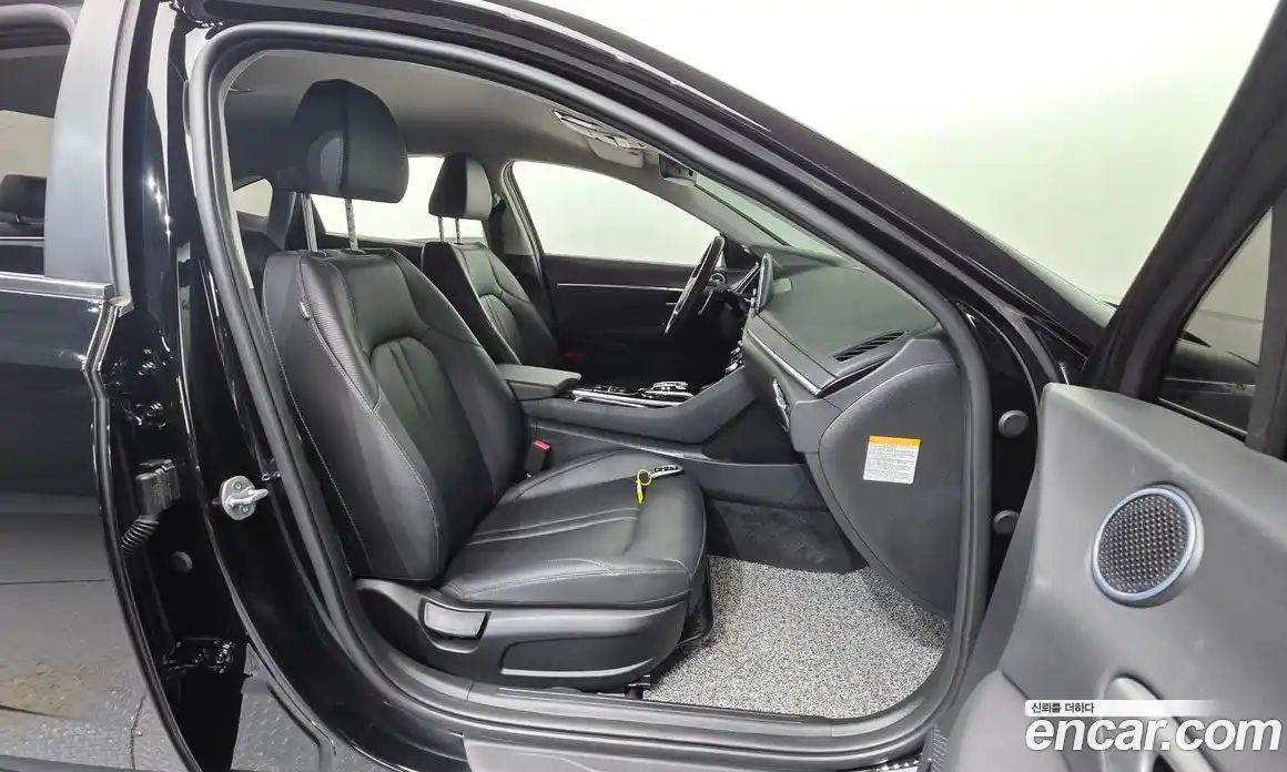 Hyundai Sonata 2023 2.0 автомат (гидро), фото 13
