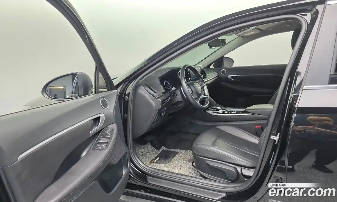 Hyundai Sonata 2023 2.0 автомат (гидро), фото 17