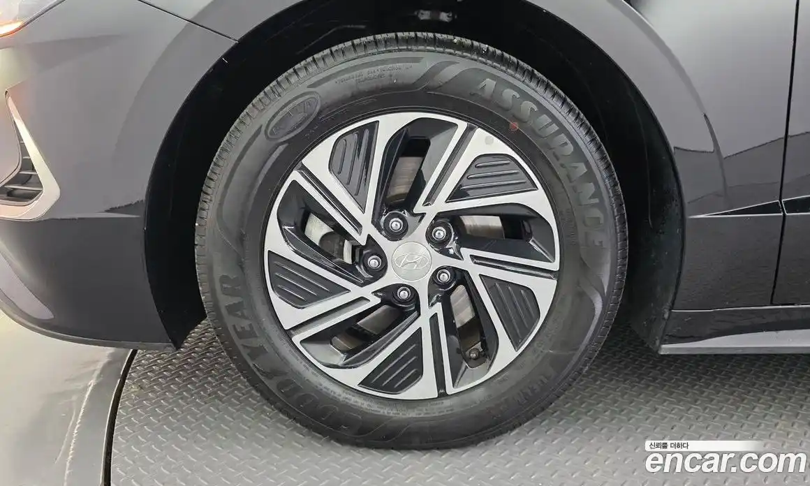 Hyundai Sonata 2023 2.0 автомат (гидро), фото 5