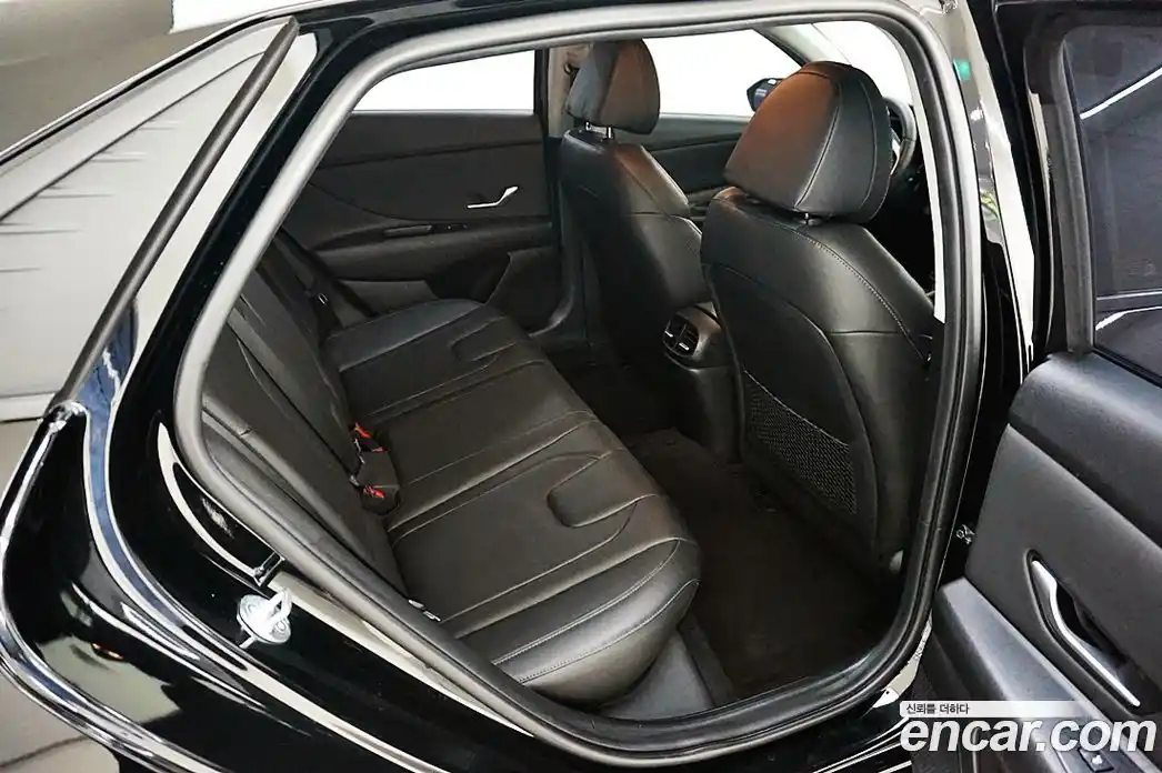 Hyundai Avante 2022 1.6 автомат (гидро), фото 18