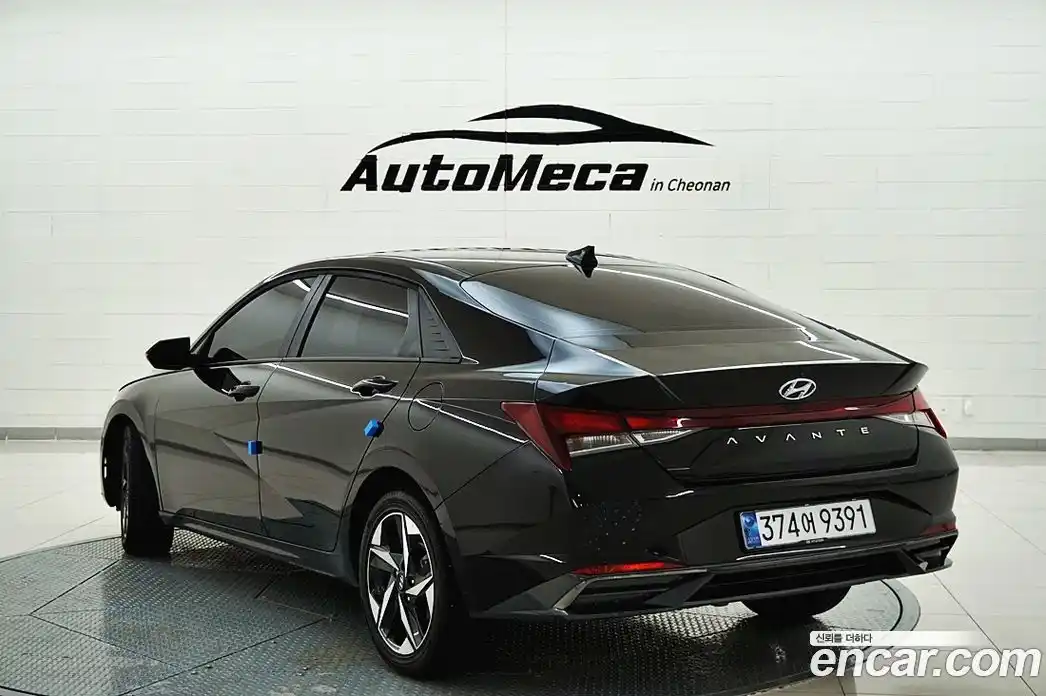 Hyundai Avante 2022 1.6 автомат (гидро), фото 3