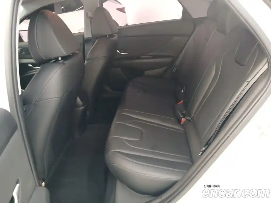 Hyundai Avante 2021 1.6 автомат (гидро), фото 10