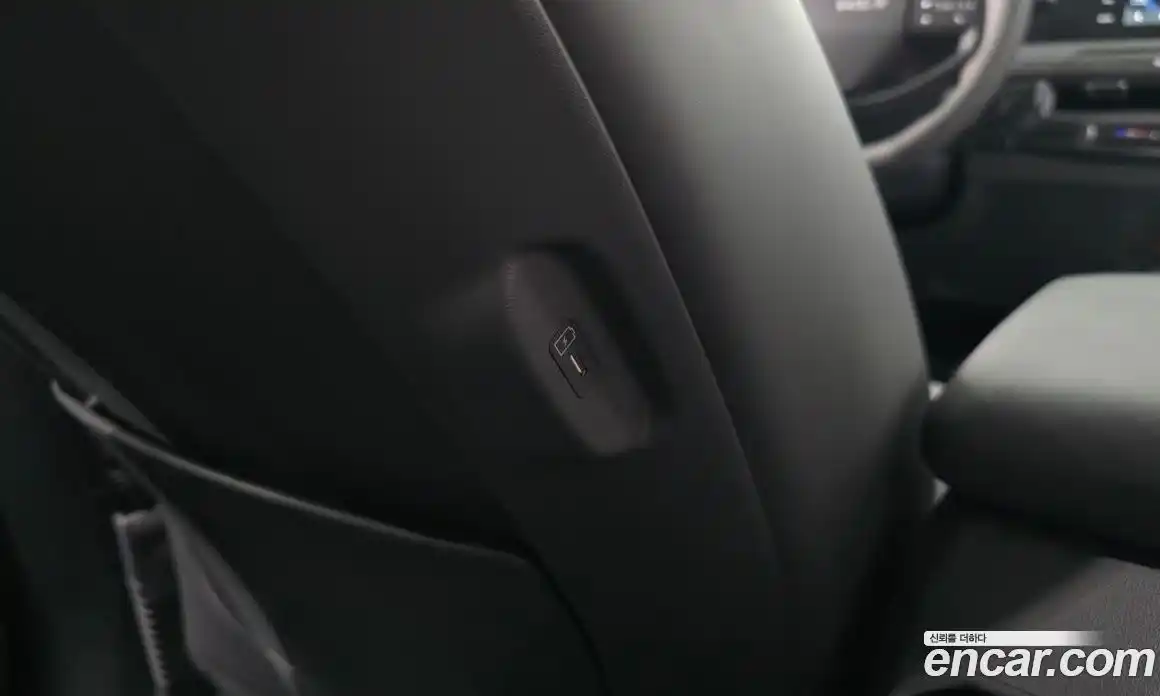 Kia EV3 2025 0.2 автомат (гидро), фото 35