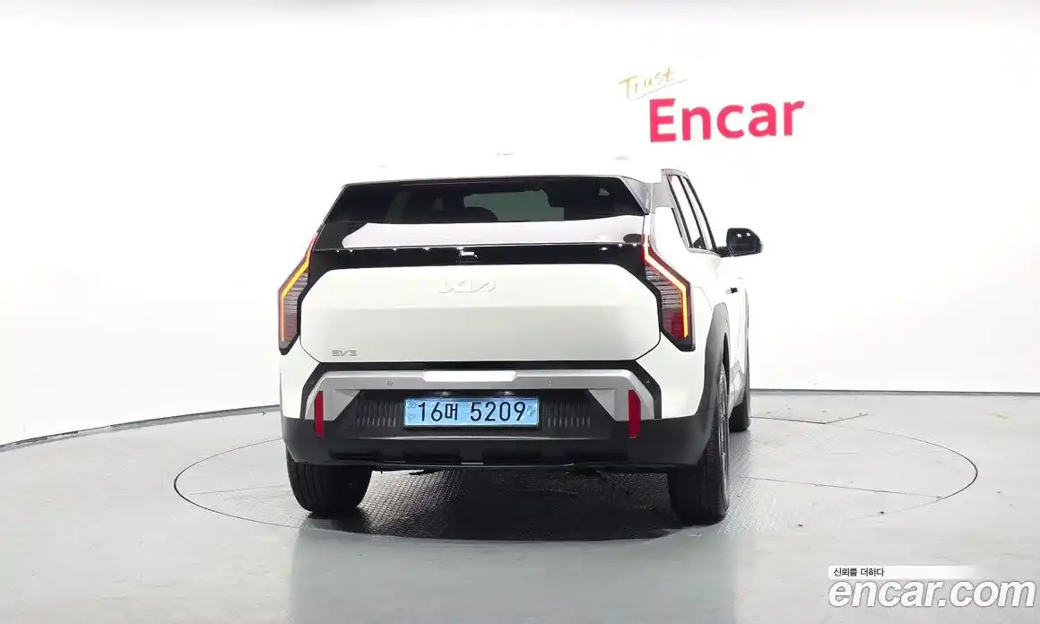 Kia EV3 2025 0.2 автомат (гидро), фото 4