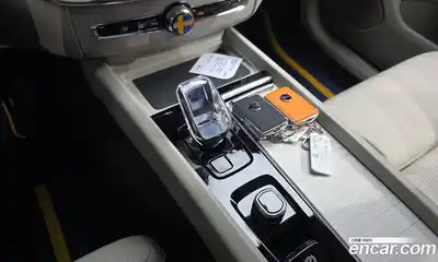 Volvo XC60 2025 2.0 автомат (гидро), миниатюра 11
