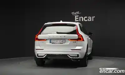 Volvo XC60 2025 2.0 автомат (гидро), миниатюра 3