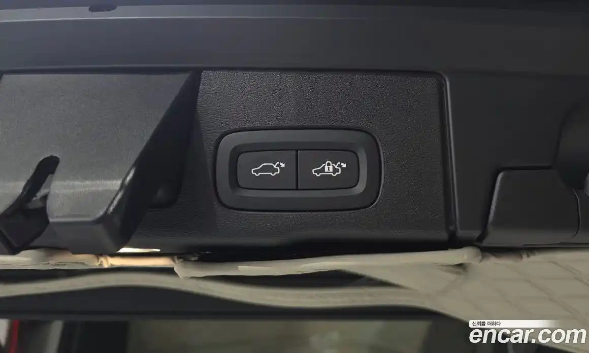 Volvo XC60 2025 2.0 автомат (гидро), фото 35