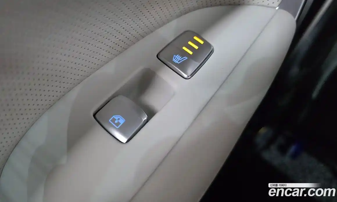 Genesis G70 2023 2.5 автомат (гидро), фото 17