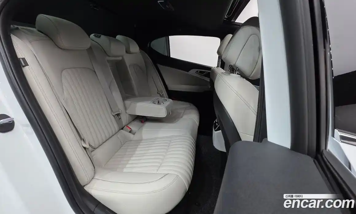 Genesis G70 2023 2.5 автомат (гидро), фото 19