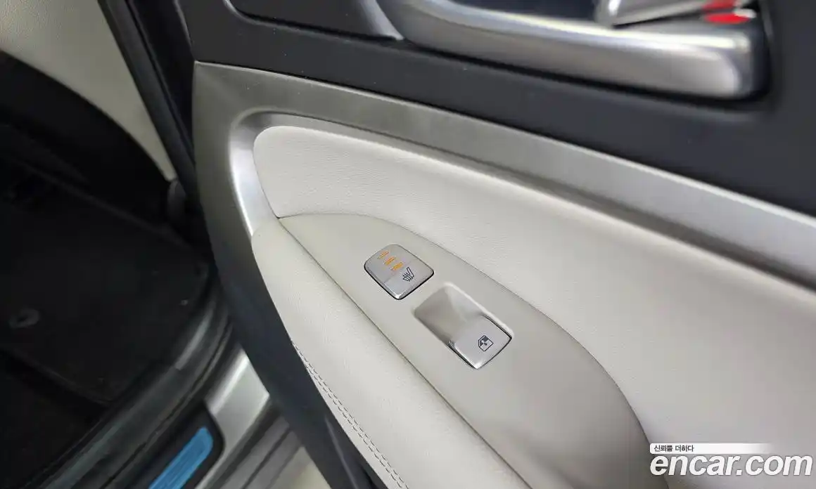 Genesis G70 2023 2.0 автомат (гидро), фото 17