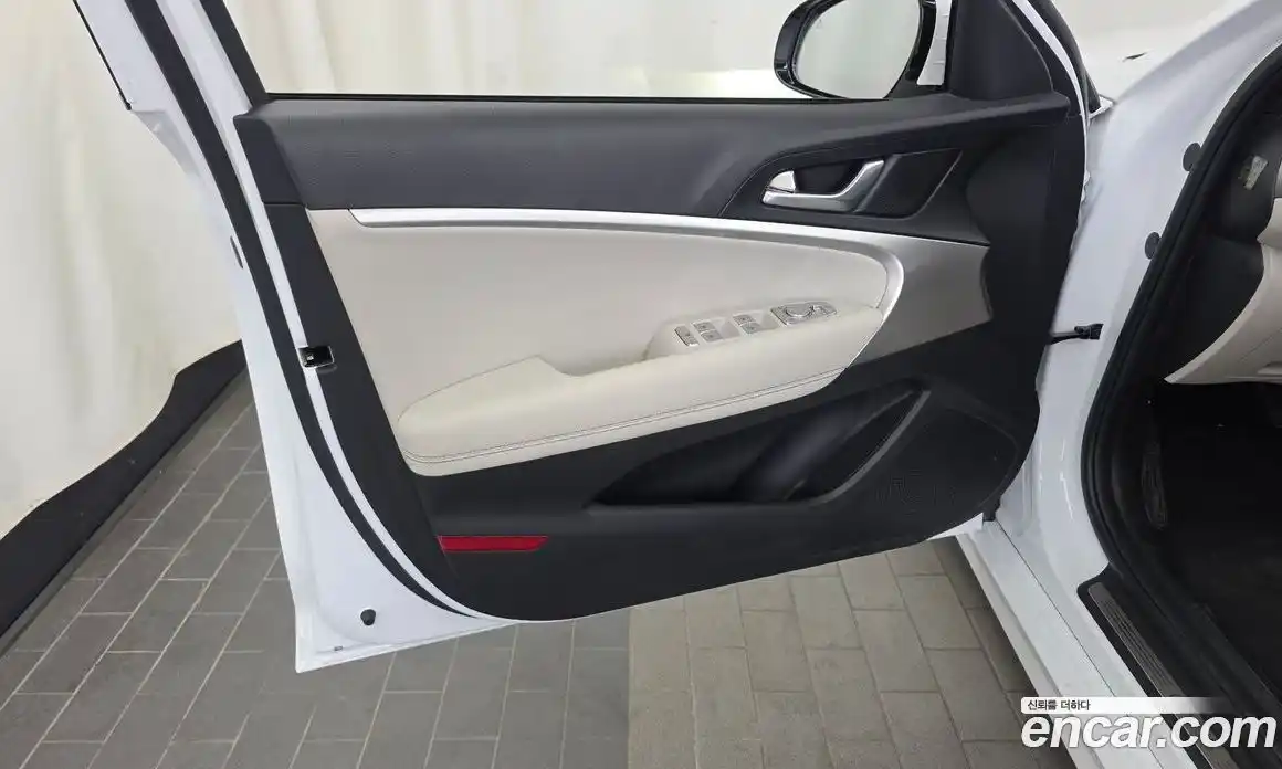 Genesis G70 2023 2.5 автомат (гидро), фото 14