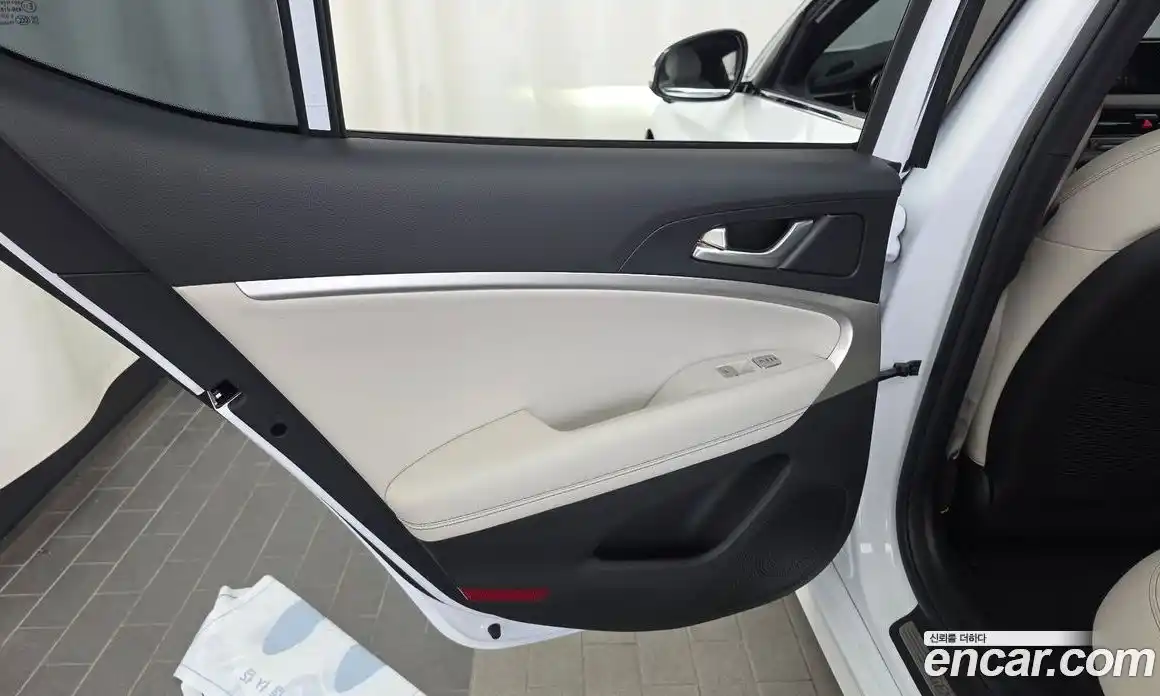 Genesis G70 2023 2.5 автомат (гидро), фото 15