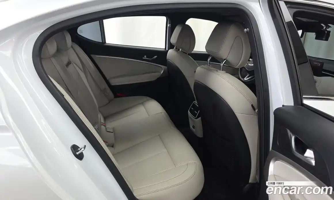 Genesis G70 2023 2.5 автомат (гидро), фото 18