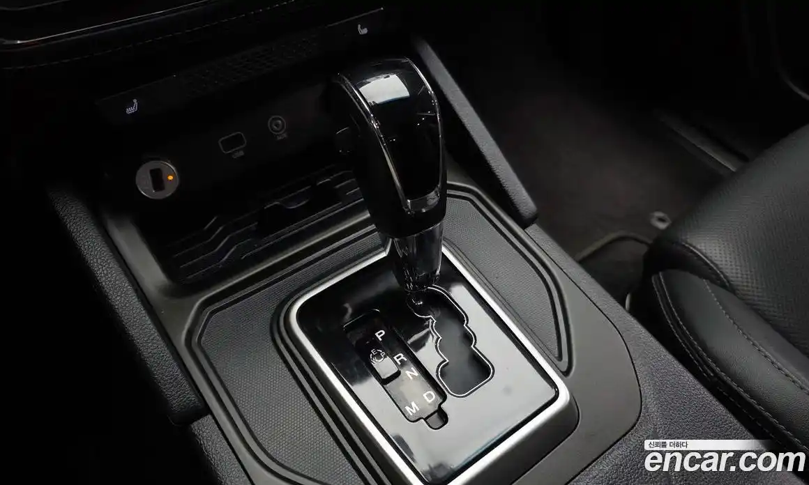 SsangYong Rexton 2018 2.2 автомат (гидро), фото 12
