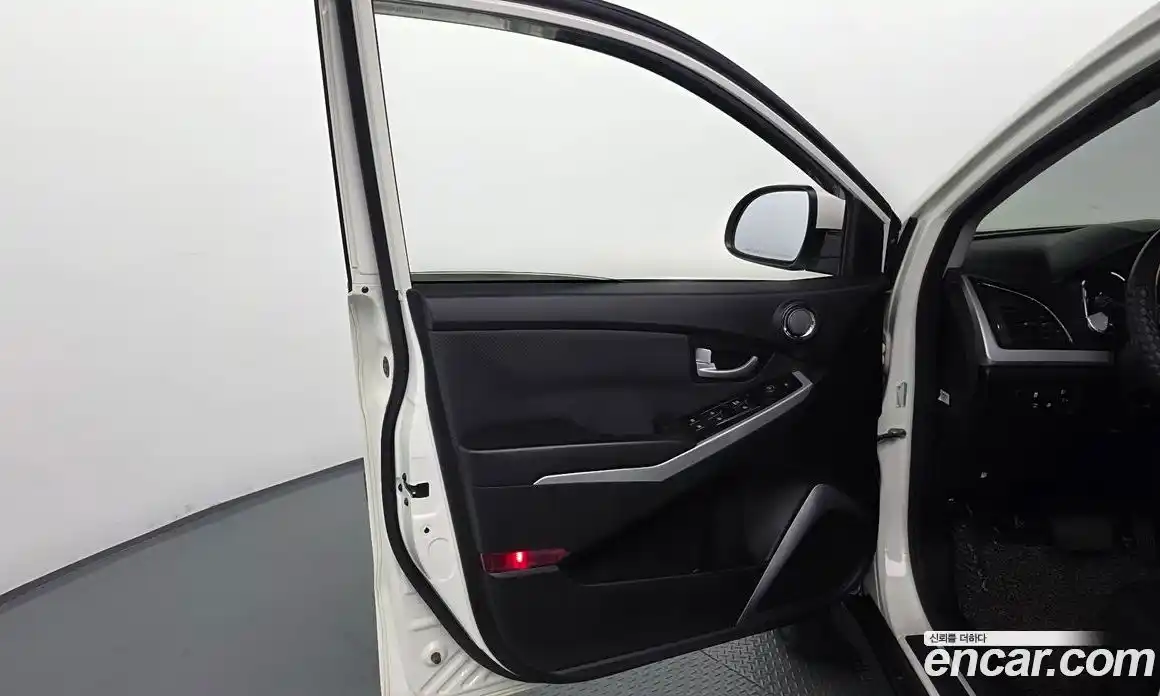 SsangYong Korando 2017 2.2 автомат (гидро), фото 14