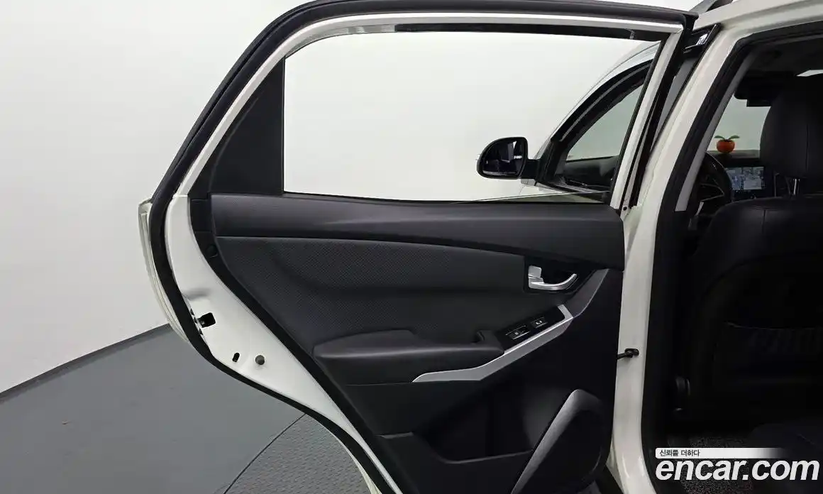 SsangYong Korando 2017 2.2 автомат (гидро), фото 15